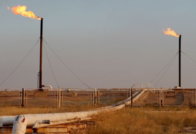 Irak Kürt Bölgesel Yönetimi (IKBY) Hükümeti Sözcüsü Sefin Dizayi, Rusya Savunma Bakanlığı'nın DAEŞ petrolünün Zaho-Silopi hattından Türkiye'ye geçtiği iddialarına ilişkin "Rusya gibi bir devletin, DAEŞ petrolünün Kürdistan bölgesi aracılığıyla Türkiye'ye gönderildiği yönündeki ithamı bizi üzmüştür. Rusya hükümetinin paylaştığı bilgiler doğru değildir" ifadelerini kullandı.