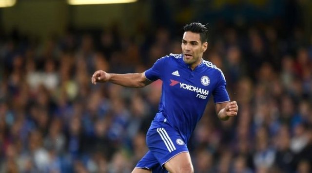 24 - Radamel FalcaoRiver Plate'den Porto'ya: 5,43 milyon €Porto'dan Atletico Madrid'e: 40,00 milyon €Kar: 34,57 milyon Euro