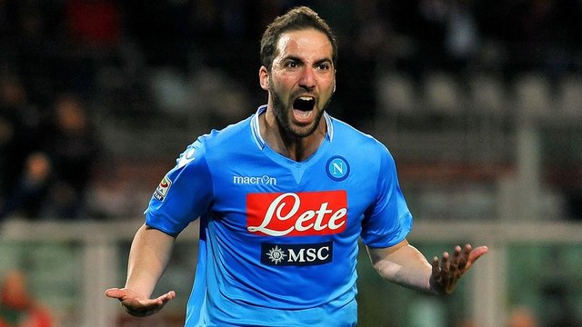 50 - Gonzalo HiguainRiver Plate'den Real Madrid'e: 12,00 milyon €Real Madrid'den Napoli'ye: 37,00 milyon €Kar: 25 milyon Euro