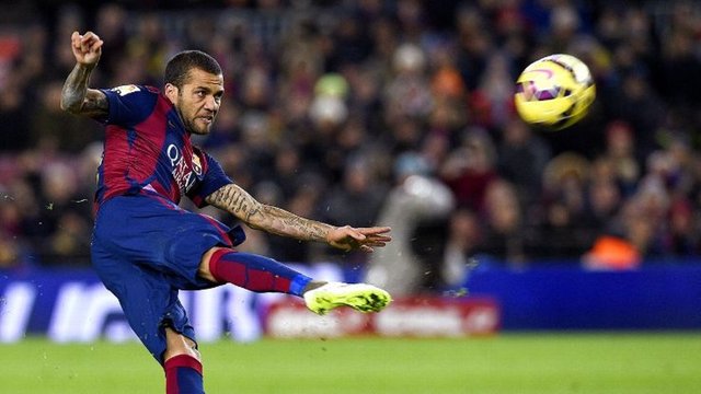 23 - Daniel AlvesBahia'dan Sevilla'ya: 550 Bin €    Sevilla'dan Barcelona'ya: 35,50 milyon €Kar: 34,95 milyon Euro