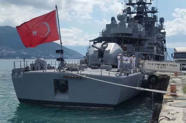 Suriye'de son yaşanan gelişmeler üzerine birçok ülkenin savaş gemilerini konuşlandırdığı Akdeniz'de Türkiye'ye ait 20'si muhrip, 14'ü yardımcı gemi olmak üzere toplam 34 geminin bulunduğu öğrenildi. 