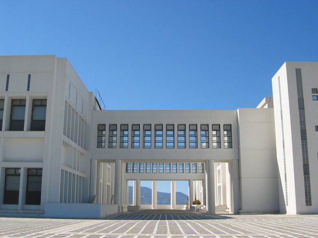 33-	University of Crete Yunanistan