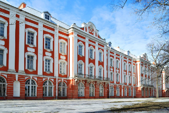 37-	Saint Petersburg State University Rusya