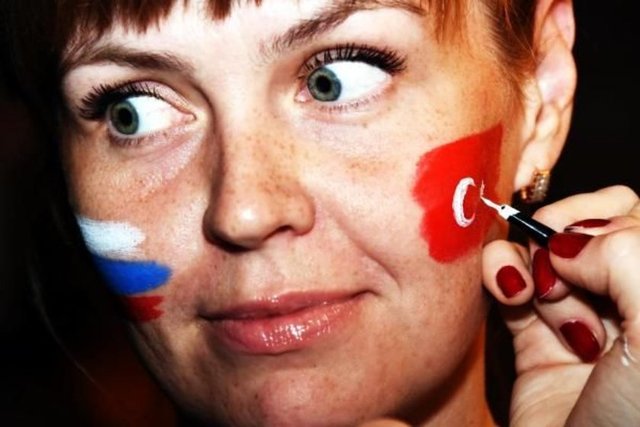 - Merkezin Türk Müdürü  Dilek Şahin, ilçede yaşayan Rus gelinlerin sayısının 200'ü, Ukraynalı gelinlerin sayısının da 60'ı aştığını belirtti.