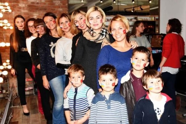 - Şahin, şöyle dedi: "Bodrum; Birleşmiş Milletler gibi oldu. Bu üç ülkenin siyasilerinin arasında yaşanan gerginliğin hiçbiri burada görülmüyor. Bu nedenle merkez olarak bir Barış kokteyli düzenledik. Buradan sadece ülkelere değil tüm dünyaya barışa her zamankinden daha çok ihtiyacımız olduğunu belirten mesajlar vermek istedik. 