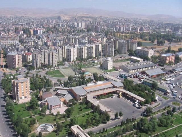 İl: Sivasİlçe: MerkezMahalle: Şeyh ŞamilNüfusu: 15042