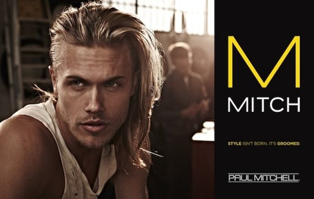 Bir zamanlar arabasında uyuyan DeJoria, aldığı 700 bin dolar krediyle John Paul Mitchell Systems saç bakım ürünlerini yarattı ve kapı kapı dolaşarak sattı. John Paul Mitchell markasını büyüten DeJoria, daha sonra ayrıca Patron Tequila tekila şirketini kurdu.