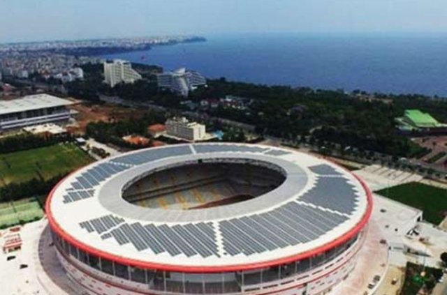 Antalya Arena'da 33.000 seyirci kapasitesi bulunuyor.