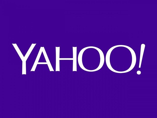 Yahoo'nun mor rengin kökeni nedir?