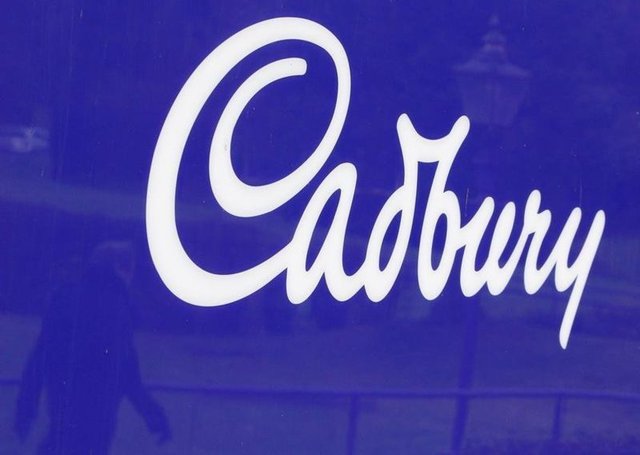 Cadbury, mor ile markalaşmaktan gurur duyuyor, marka bu renk için mahkemelerde savaş verdi. Peki ama neden mor?