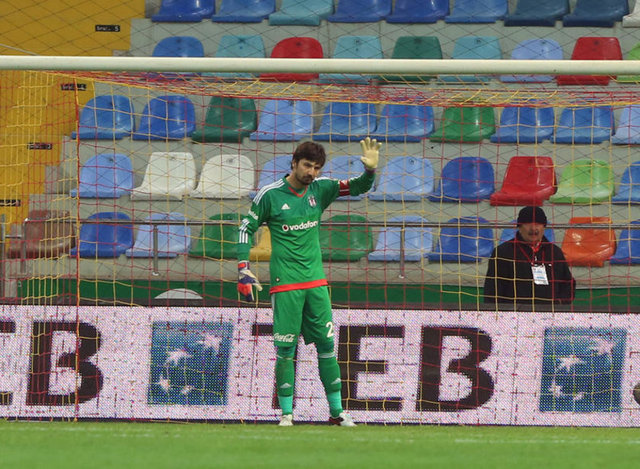 - Tolga Zengin kalecidir fakat büyük takım kalecisi olamadı OLAMAZ...
