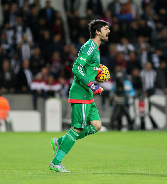 - Tolga Zengin , umarım yarın antremana çıkmaz, Beşiktaş'tan gidersin