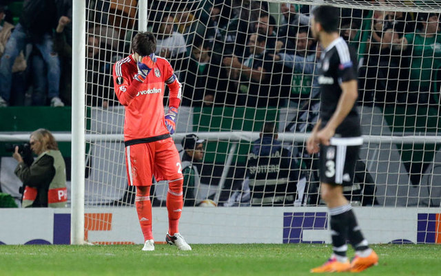 Beşiktaş'ın UEFA Avrupa Ligi'nde beraberliğin dahi yeteceği maçta hata yapan Tolga Zengin, taraftarların büyük tepkisine uğradı.