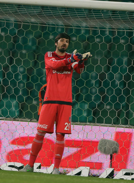 - Tolga Zengin gidip Muslera'ya mum yaksın, çaput falan bağlasın.