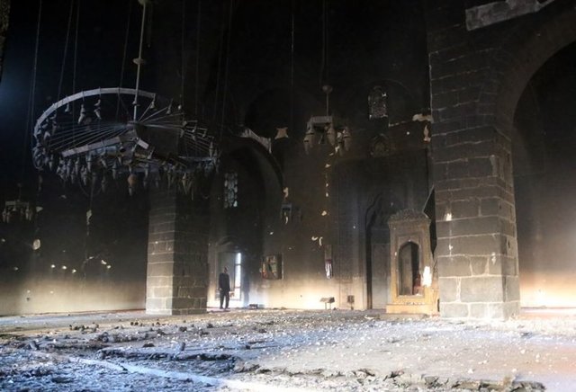 Sur esnafı, "Esnaf perişan halde. Çeklerimiz döndü. Sur iş yapamaz hale geldi.  -  