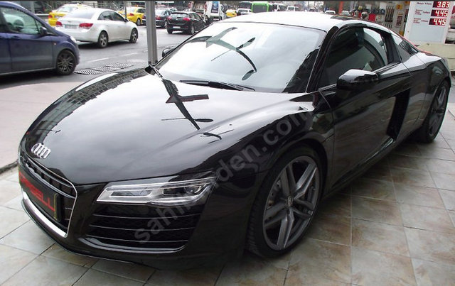 Audi R8 4.2 FSI Quattro R-tronic  - YIL:     2013 - KM:      2.000 - FİYAT: 217.500 EURO  - 706,222 TL