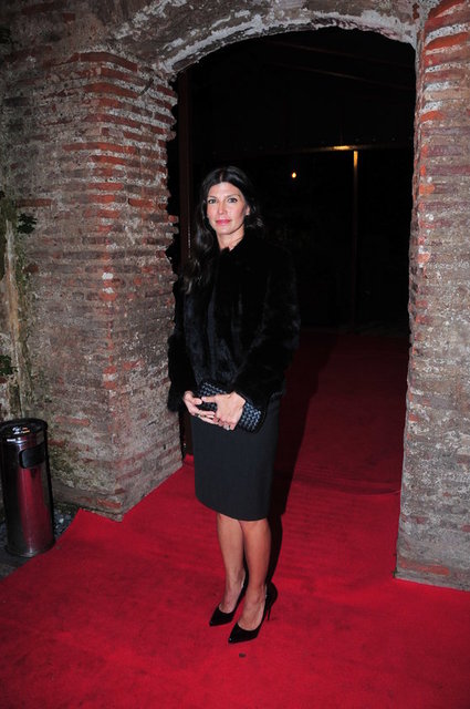 ZEYNEP ÜSTÜNEL