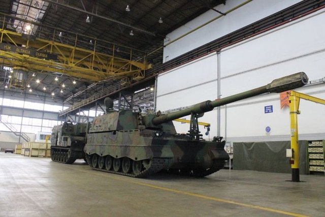 Atış Kontrol SistemiFırtına`nın Aselsan tarafından geliştirilen özgün atış kontrol sistemi dört ana bölümden oluşmaktadır.Ataletsel Seyrüsefer Sistemi (Inertial Navigation System)Atış Kontrol BilgisayarOtomatik Namlu Yönlendirme Sistemiİlk Hız Ölçme Radarı