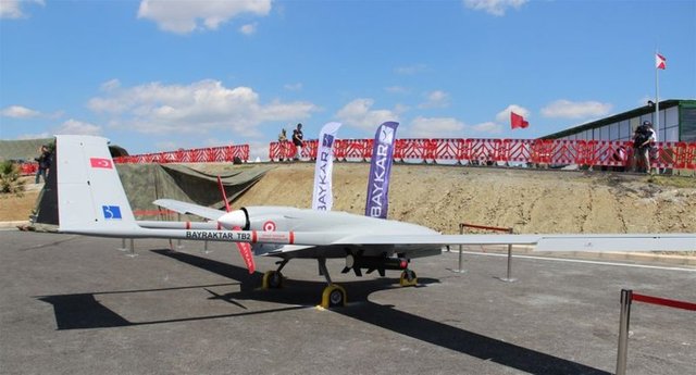 Yer Sistemlerine bağımlı olmaksızın tam otomatik iniş ve kalkış özelliği - GPS Bağımlılığı olmaksızın dâhili sensör füzyonu ile seyrüsefer özelliği - Karbon fiber, Kevlar, Hibrid Kompozit Yapı -  