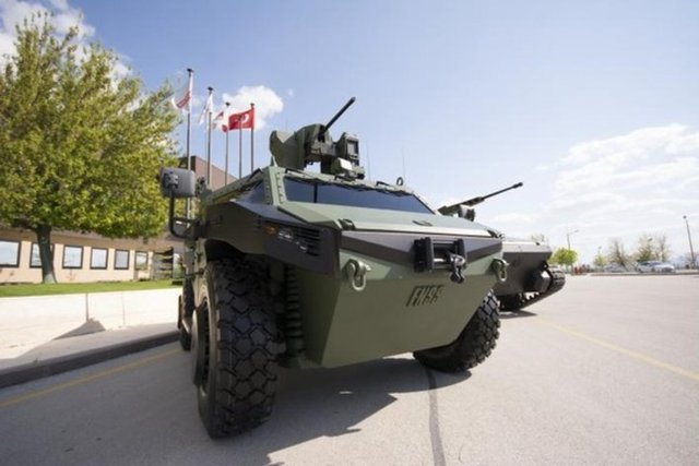 Pars, mayınlara ve el yapımı patlayıcılara karşı korumalı olan aracın gövdesi, balistik malzemeden üretilmiştir. CH-47 Chinook ağır yük helikopteri dahil her türlü askeri kargo uçağı ile taşınabilmektedir.