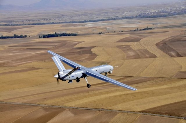 İNSANSIZ HAVA ARACI ANKATürk İnsansız Hava Aracı Anka, TAI Anka, TUSAŞ Anka veya Anka (yaygın kullanımı) Tusaş Havacılık ve Uzay Sanayi tarafından geliştirilmiş bir İnsansız Hava Aracı. Havada 24 saatten uzun kalabilme özelliğine sahip.