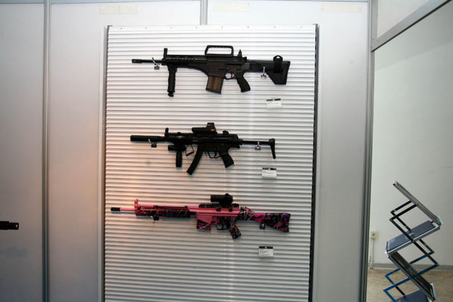 Bunun yanında Azerbaycan gibi ordusunu bununla donatmak isteyen birçok ülke var, Şili de bunlardan biri. Tabii ki bizim kuruluş felsefemiz, Ulu Önder Mustafa Kemal Atatürk'ün bize vermiş olduğu felsefe, TSK'nın gerekli olan silah ihtiyacını karşılamaktır. Birinci önceliğimiz her zaman TSK'dır." diye konuştu.