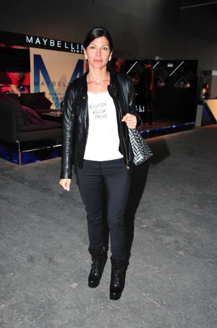 ZEYNEP ÜSTÜNEL