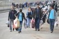 Evlerini terk ediyorlar!