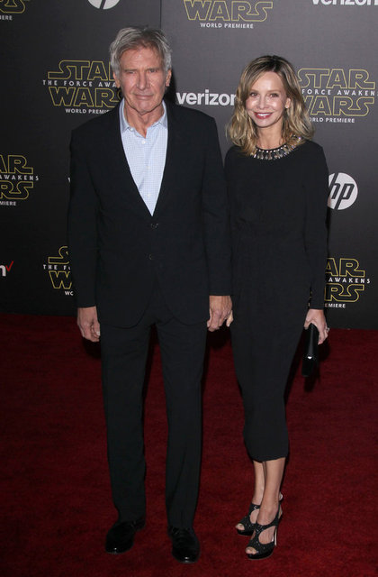 Seride Han Solo karakterini canlandıran Harrison Ford galaya eşi Calista Flockhart ile birlikte katıldı.