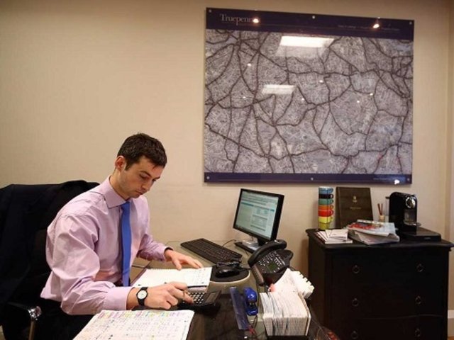 19. FİNANSAL YÖNETİCİLİKGünümüzdeki ortalama yıllık kazanç: 115,320 dolar2024'te öngörülen iş pozisyonu sayısı: 37,700