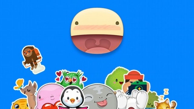 Emojilerinizin kişiselleştirinHerkesin kullandığı emojileri kullanmamak Facebook Messenger ile mümkün. Bunun için klavyenin altında bulunan emoji simgesine basın. Daha sonra buradaki sepet tuşuna basarak beğendiğiniz emoji grubunu akıllı telefonunuza indirin. Bu kadar basit.