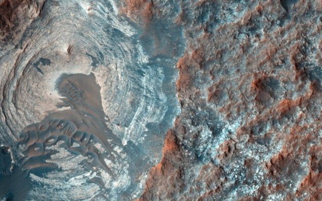 Mars'ın yüzeyinde görüntülenen alçak basınç alanı.