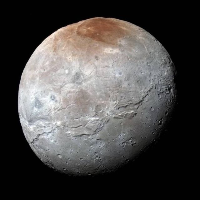 New Horizons ayrıca Plüton'un uydusu Charon'u da görüntülemişti.