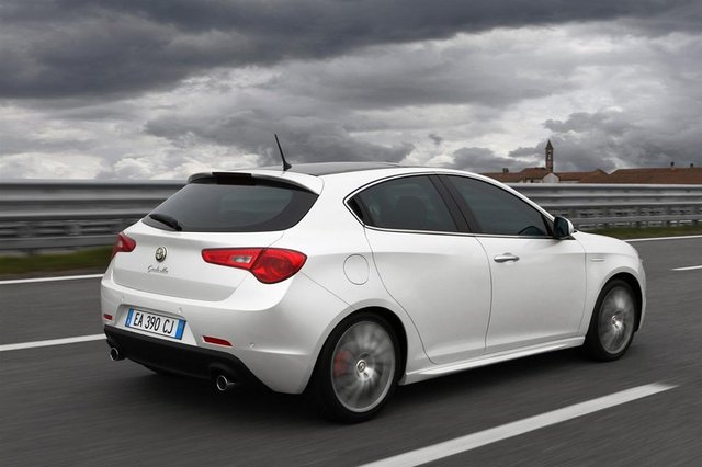 ALFA ROMEO GIULIETTA - ÇARPIŞMA EMNİYETİ: %86 - SÜRÜCÜ EMNİYETİ: %97 - ÇOCUK ve YETİŞKİN YOLCU EMNİYETİ: %85 - YAYA EMNİYETİ: %63 -  