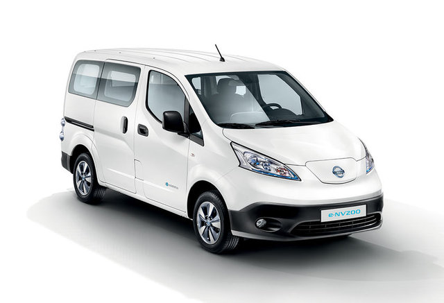 NISSAN e-NV200 Evilia  - ÇARPIŞMA EMNİYETİ: %38 - SÜRÜCÜ EMNİYETİ: %75 - ÇOCUK ve YETİŞKİN YOLCU EMNİYETİ: %80 - YAYA EMNİYETİ: %60