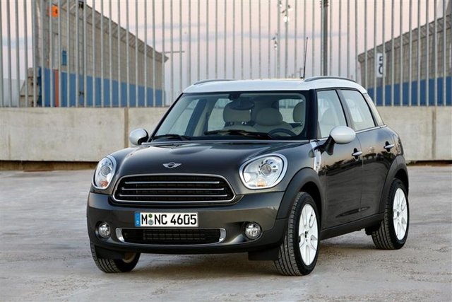 MINI COUNTRYMAN  - ÇARPIŞMA EMNİYETİ: %71 - SÜRÜCÜ EMNİYETİ: %84 - ÇOCUK ve YETİŞKİN YOLCU EMNİYETİ: %83 - YAYA EMNİYETİ: %63 -  