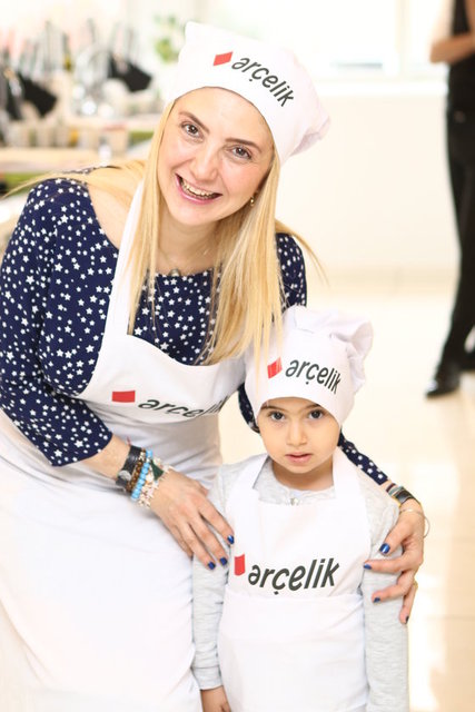 ARZU ÖZAL, DEFNE KALPAKÇIOĞLU