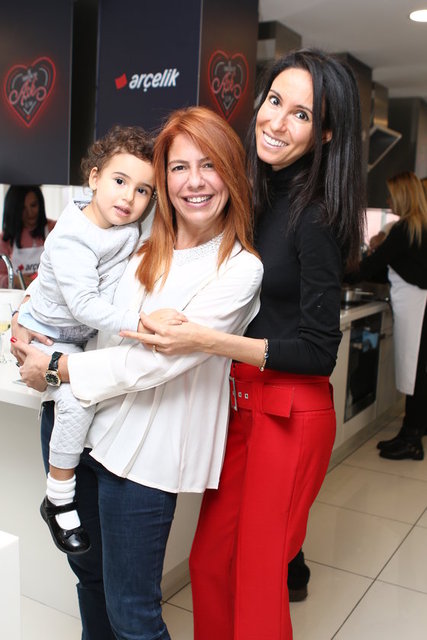 DEFNE KALPAKÇIOĞLU, TUBA ŞİMAYLI, BANU KALPAKÇIOĞLU