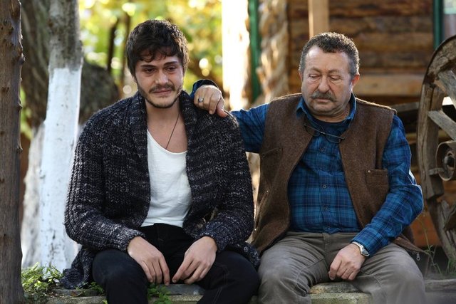 Acı Aşk'ın 1.Bölüm fotoğraflarını gördünüz mü?