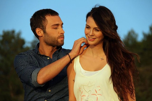 Acı Aşk'ın 1.Bölüm fotoğraflarını gördünüz mü?