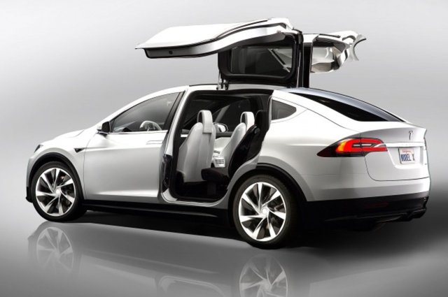- Tesla Model X -