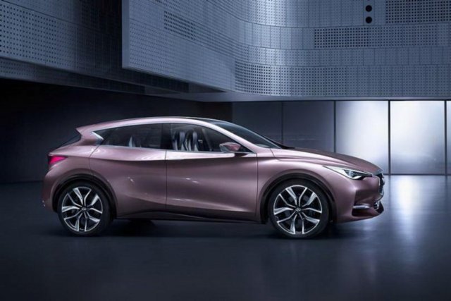 - Infiniti Q30 -