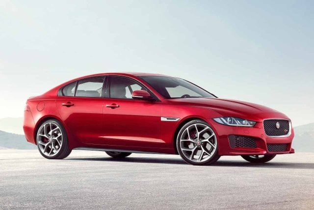- Jaguar XE -
