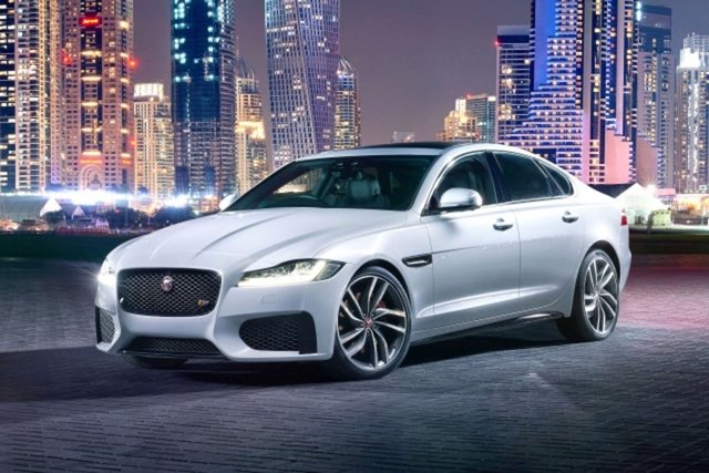 - Jaguar XF -
