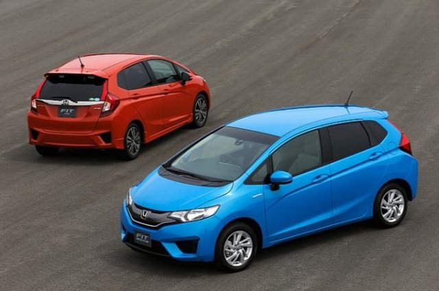 - Honda Jazz -