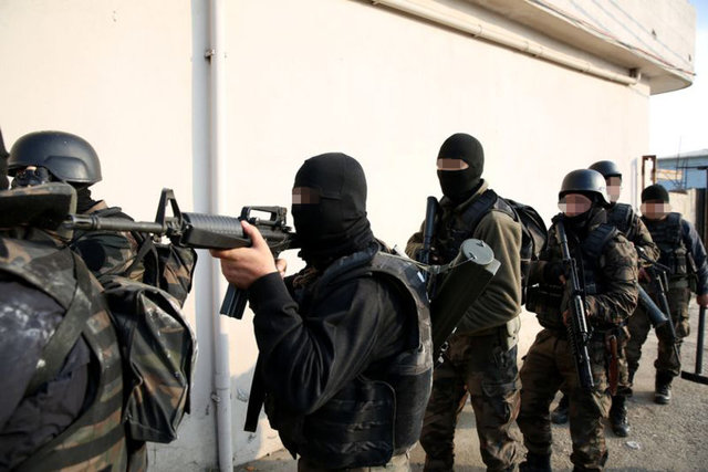 Türk Silahlı Kuvvetleri ve polis, Şırnak'ın Silopi ilçesinde bölücü terör örgütüne yönelik operasyon düzenledi. İşte o kareler...