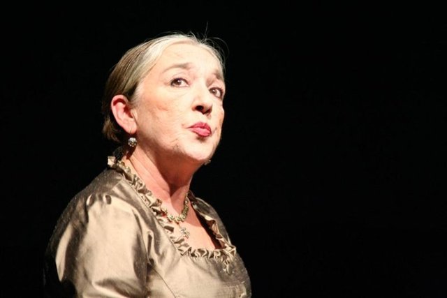 Sinema ve dizi oyuncusu Tomris İncer