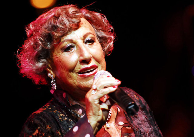 Türk Sanat Müziği'nin güçlü sesi Müzeyyen Senar