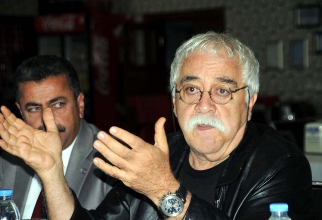 Ünlü komedyen ve tiyatro sanatçısı Levent Kırca