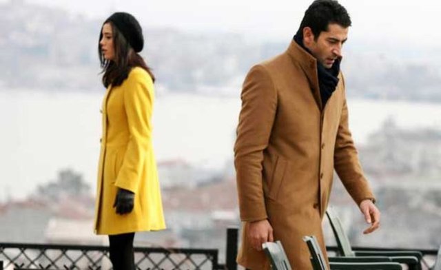 ''Savaşmak aslında hasmınla savaşmak değil, sevdiklerinle savaşmaktır.'' -  